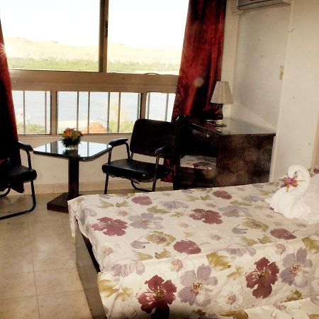 אל מיניה King Akhenaton Hotel מראה חיצוני תמונה