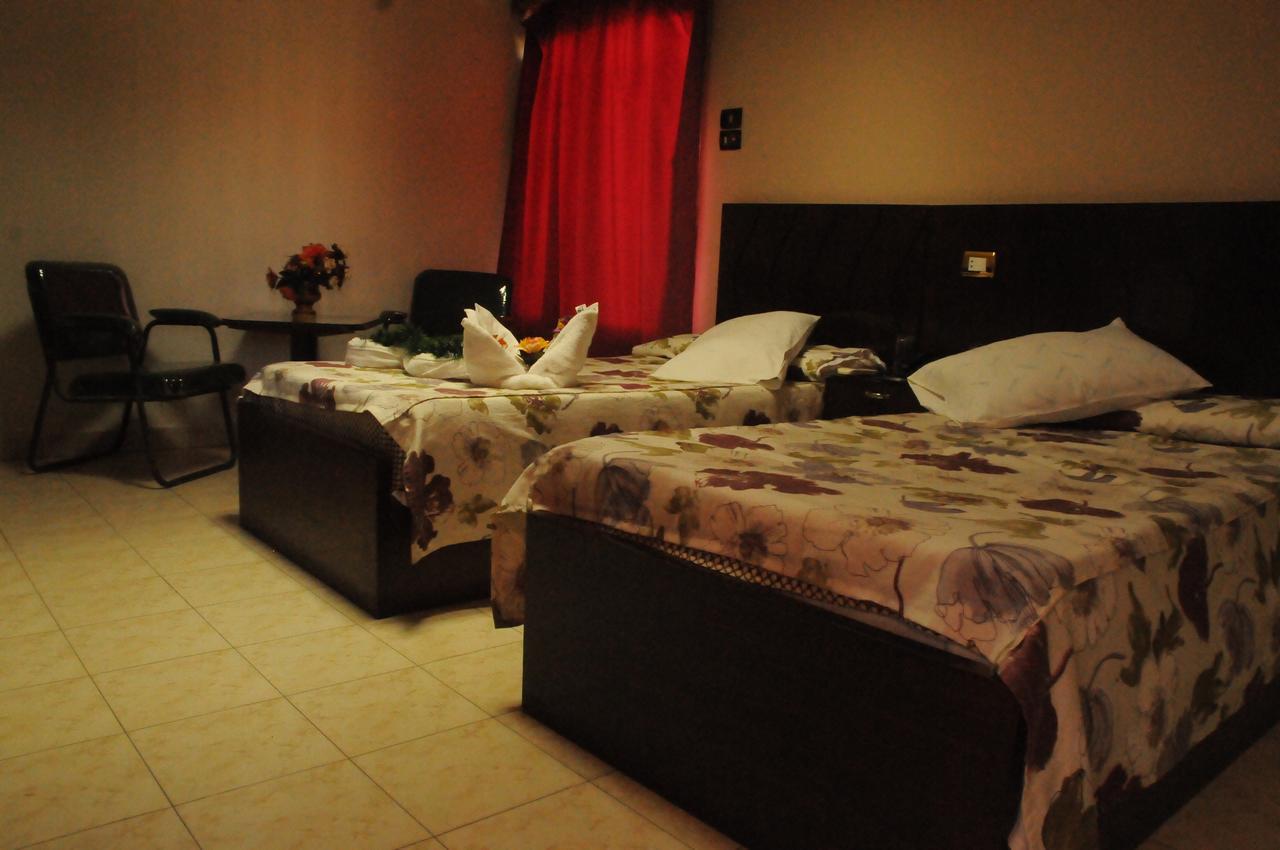 אל מיניה King Akhenaton Hotel מראה חיצוני תמונה