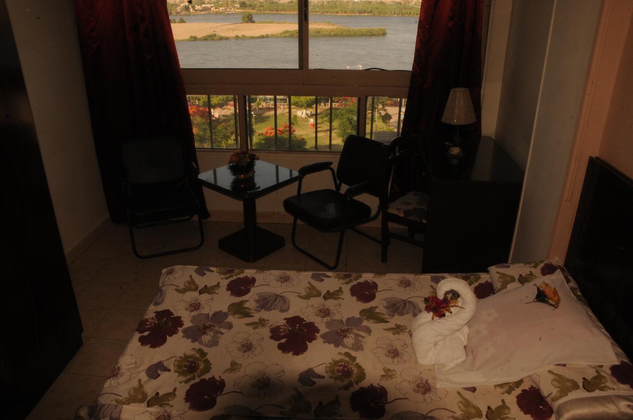 אל מיניה King Akhenaton Hotel מראה חיצוני תמונה
