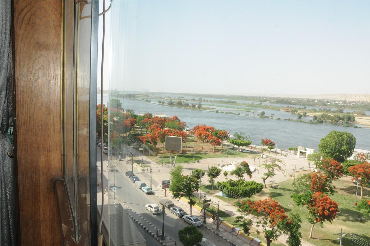 אל מיניה King Akhenaton Hotel מראה חיצוני תמונה